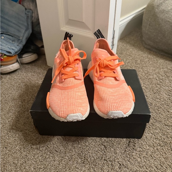 Adidas NMD R1 Sun Glow - Picture 3 of 9